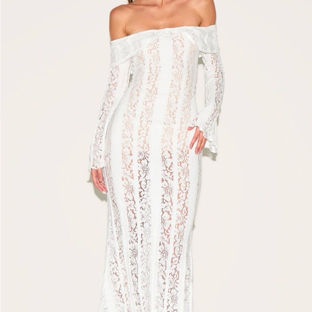 Elegant Off-Shoulder Lace Dress
